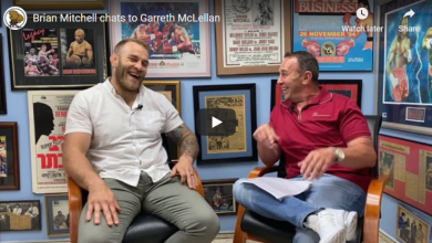 Photo of Brian Mitchell chats to Garreth McLellan