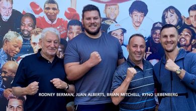 Photo of Gentle Giant Juan Alberts and trainer Ryno Liebenberg